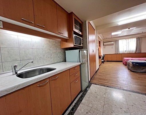 朝東採光佳，電梯可寵大套房，可加業務Line - Image 4