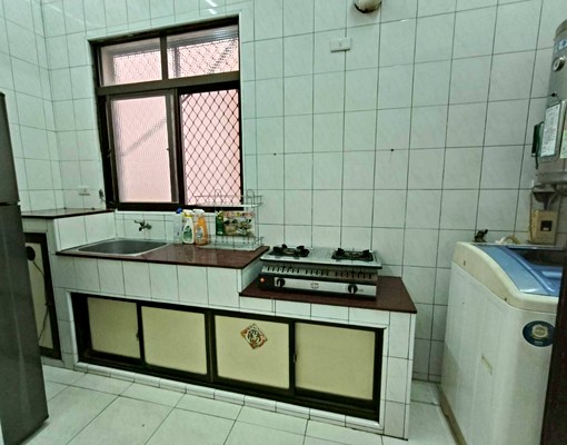 飛機路3樓透天(未保存登記建物)店住兩相宜. - Image 15