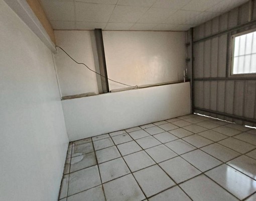 飛機路3樓透天(未保存登記建物)店住兩相宜. - Image 6