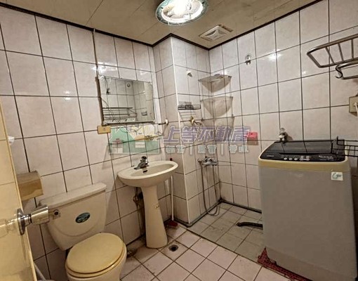 可租補鄰大潤發舊社國小.68快速道路警衛管理電梯獨立套房 - Image 5