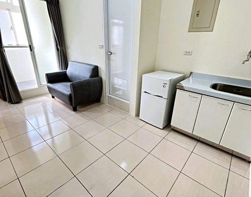 全新裝潢兩房一廳可寵可租補，乾濕分離，台電，陽台 - Image 1