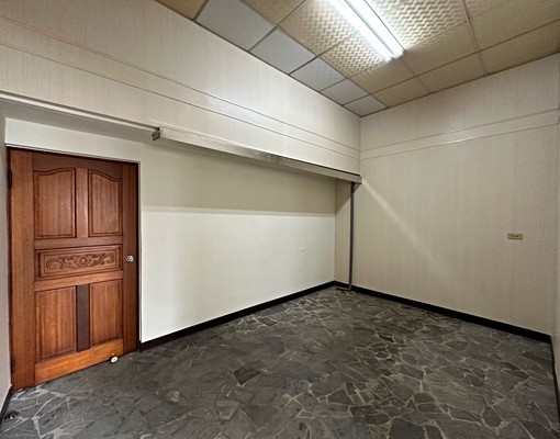 萬金路雙車大車庫透天厝 - Image 13