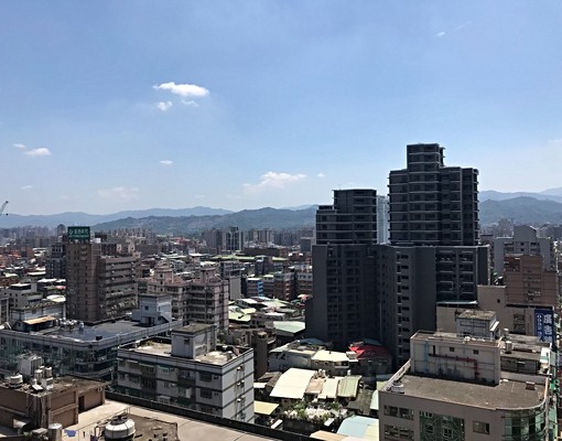 📍板橋核心地段|30秒捷運|可住可辦|景觀套房長租首選✨ - Image 1