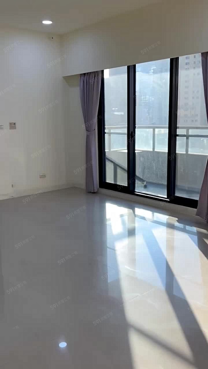 市政府捷運站獨家釋出採光超棒大坪數三房平車 - Image 1