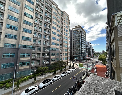 🍎大遠百.朝南陽台大套房🍎 - Image 5