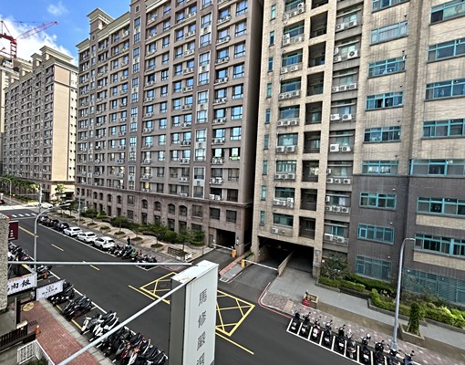 🍎大遠百.朝南陽台大套房🍎 - Image 6