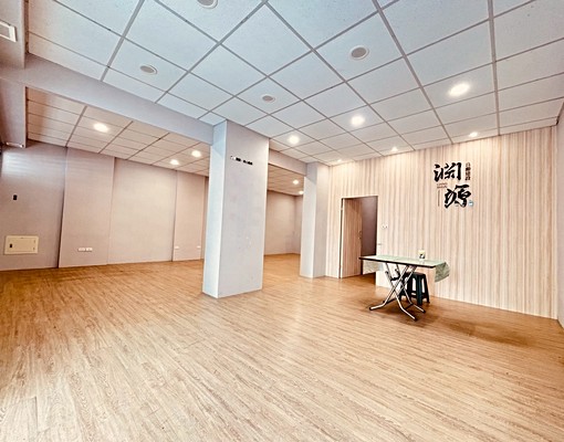 稀有釋出‼️海東國小旁大面寬金店面｜好停車大空間 - Image 1