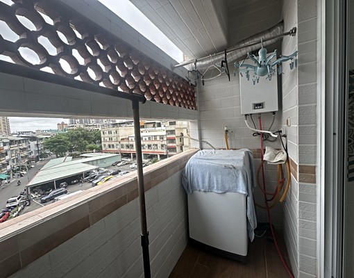 臨大順民族輕軌、家樂福/附家俱電四房公寓 - Image 9