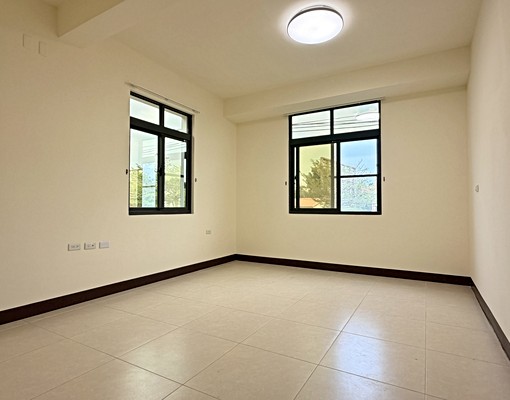 獨家整棟透天關境新苑｜翻新不止外表更是生活品味 - Image 2