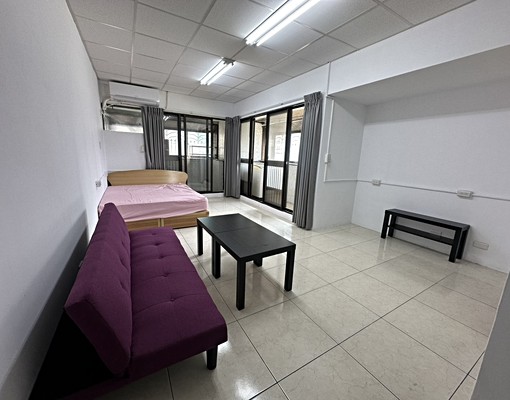 (可租補)三多商圈捷運旁室內10坪大套房 - Image 1