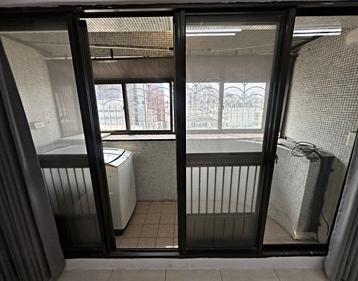 (可租補)三多商圈捷運旁室內10坪大套房 - Image 5