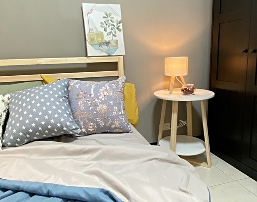 近南紡夢時代新裝潢家具(租補後6000元) - Image 2