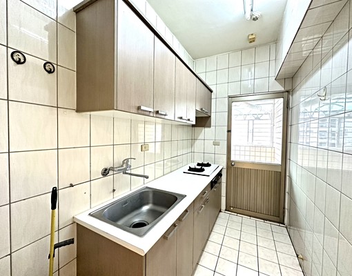 西屯青海家樂福旁標準三房 - Image 9