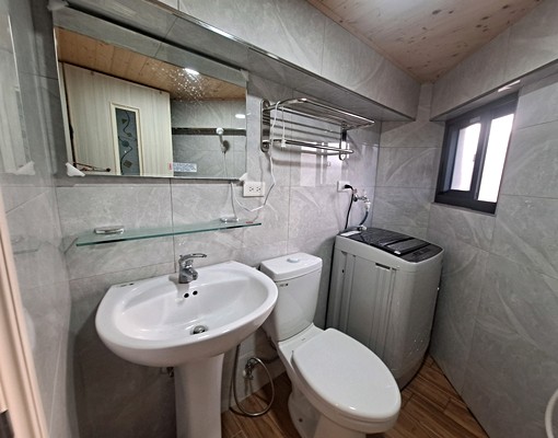 三重國小捷運200公尺。2樓。可煮食。全新裝修套房 - Image 6