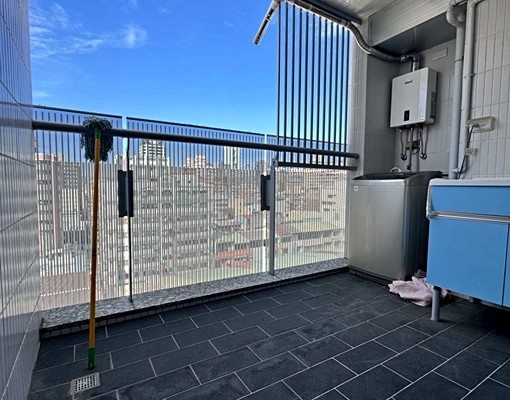 近捷運站,勤美🔥雙租補🔥傢俱電齊全一卡皮箱入住🔥採光佳 - Image 7