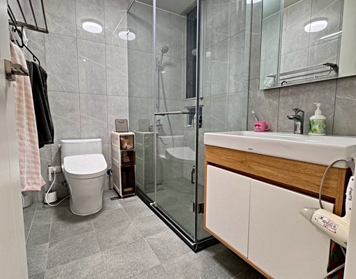 近捷運站,勤美🔥雙租補🔥傢俱電齊全一卡皮箱入住🔥採光佳 - Image 6