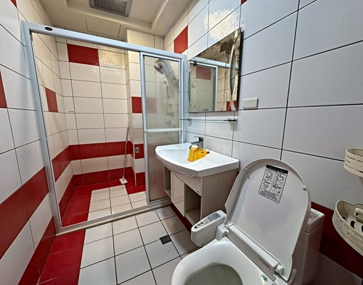 近巨城|可寵|千萬電梯豪宅大套房|附機車位 - Image 9