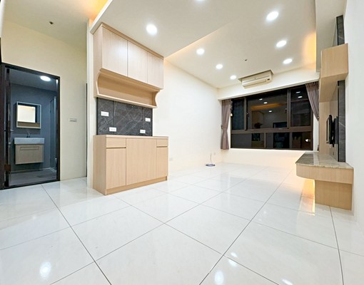 🍎鳳鳴重劃區精美兩房車 - Image 1