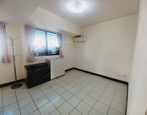 樹孝商圈大三房~~可租補~可入籍~~ - Image 10