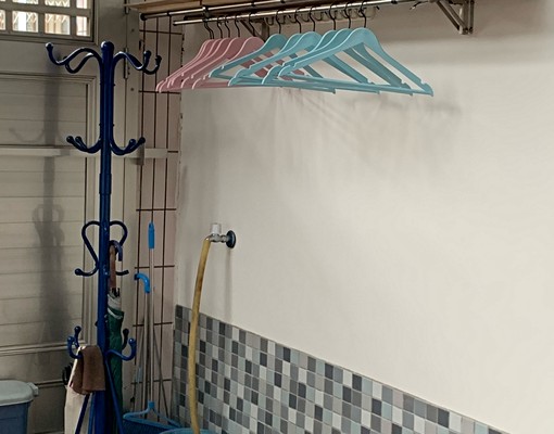 格局獨特的套房,一廳二房一衛浴,房間衛浴都有獨立窗 - Image 13