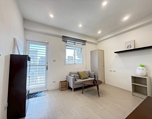 近三和夜市|可寵兩房含水費|陽台曬衣好方便!瑞克 - Image 1