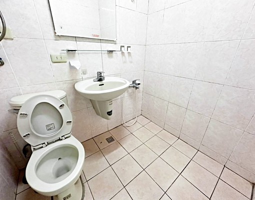 莒光國小【超值租案】採光優★曬衣窗★獨立衛浴 - Image 5