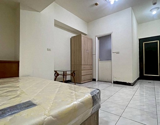 (限女性)台北大學對面*獨立電梯套房8500元 - Image 2