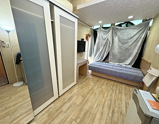 景安❣️獨立陽台便宜首選/免爬高限女生/通風傢俱齊全 - Image 3