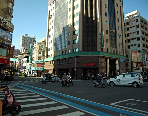 近七賢路～六合商圈~樓下有7-11~雙面開窗 - Image 7