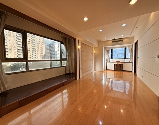 國泰英倫皇家🌹3房改2房🌹武陵高中旁🌹生活機能絕佳 - Image 4