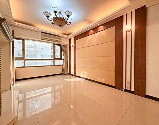 國泰英倫皇家🌹3房改2房🌹武陵高中旁🌹生活機能絕佳 - Image 1