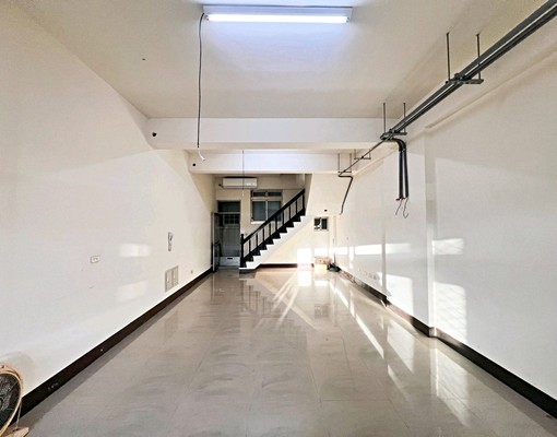 可補助/可公司戶營登/四維二路透天 - Image 2