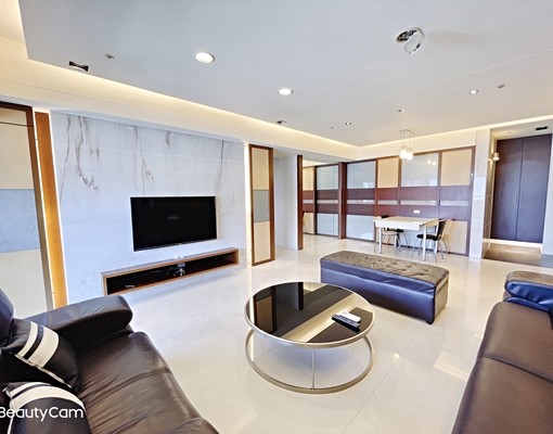 逢甲青海⭐精裝大四房平車⭐可寵物 - Image 1