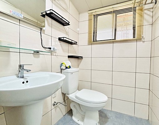 🔥全新裝潢🔥新埔捷運_美裝兩房_變頻冷氣 - Image 5