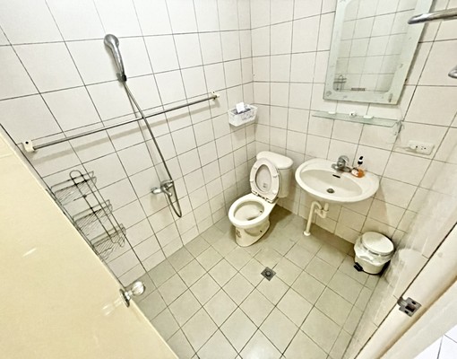 興安商圈文心路🌺超大五房全配🌺租補戶籍🌺附近停車場 - Image 5