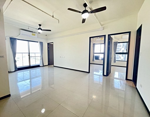 高鐵國家強棒三房。附冷氣，熱水爐。可入籍可租補 - Image 4