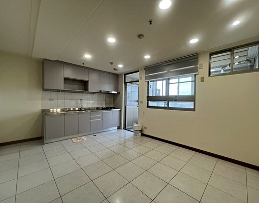 台南租屋~東區全新裝潢大三房平車 - Image 5