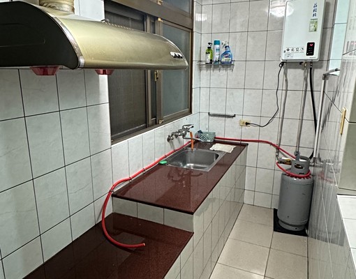 有整理過~鄰近四維市場◆採光2房★ - Image 7