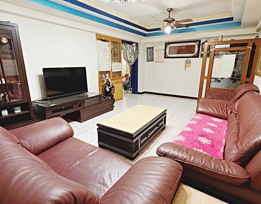 ⭐️泰山區明志路🏢整層大四房🍳可寵可伙租補💘立即入住⭐ - Image 2