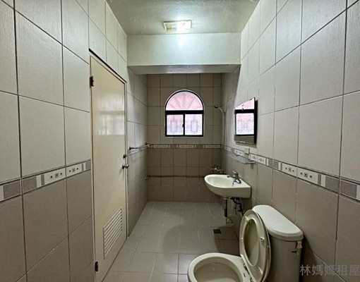 南台街社區車庫透天 - Image 12