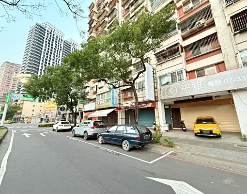 (租)亞灣民權林陰大道黃金1+2樓6米寬店面 - Image 5