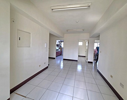 出租斗六影城3房車位華廈 - Image 1