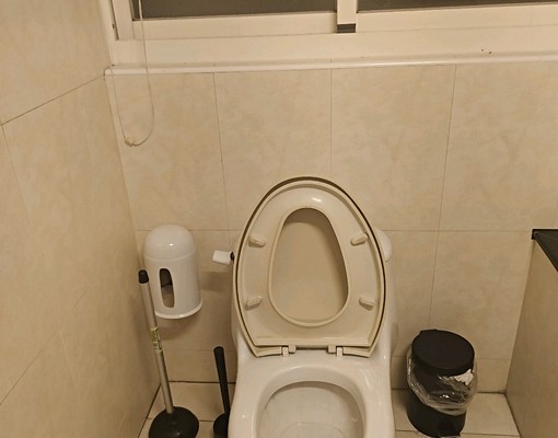 美髮名店二樓整層空間出租 - Image 1