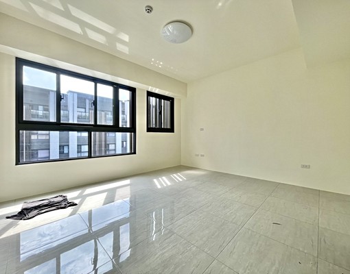 供代收包裹回收區的透天✨️大四房雙車位💥社區專屬公園咖啡廳 - Image 8