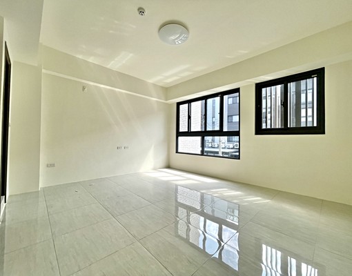 供代收包裹回收區的透天✨️大四房雙車位💥社區專屬公園咖啡廳 - Image 7