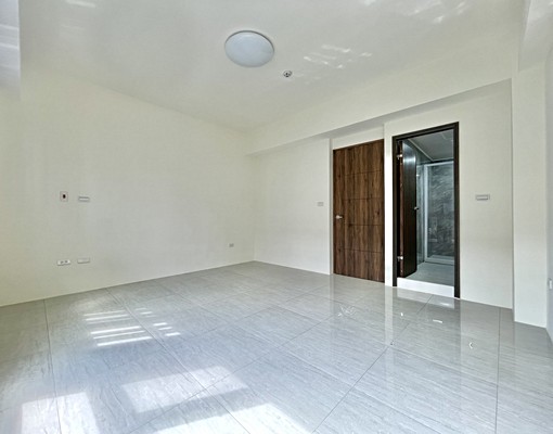 供代收包裹回收區的透天✨️大四房雙車位💥社區專屬公園咖啡廳 - Image 9