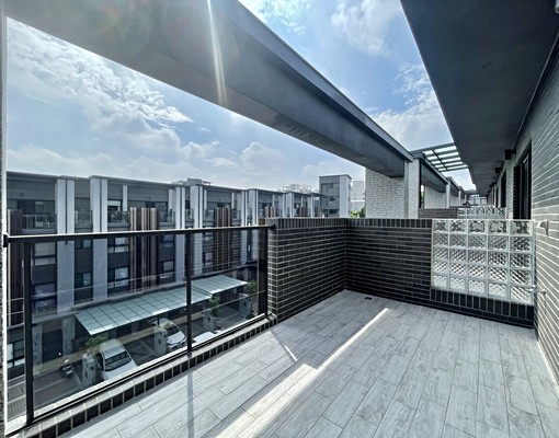 供代收包裹回收區的透天✨️大四房雙車位💥社區專屬公園咖啡廳 - Image 12