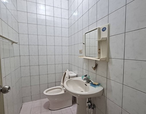 三豐路全聯分租整層透天 - Image 2