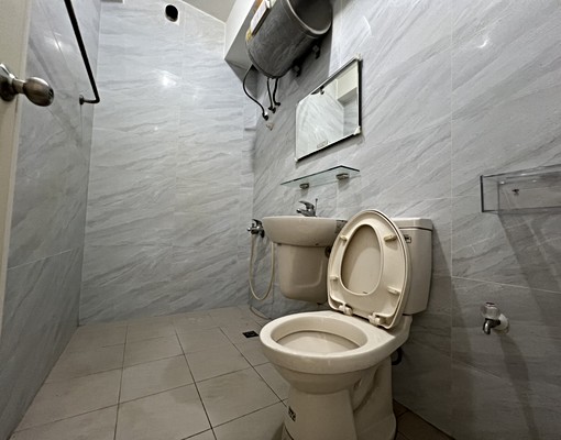 蓮潭會館旁巨蛋商圈內分租套房 - Image 4