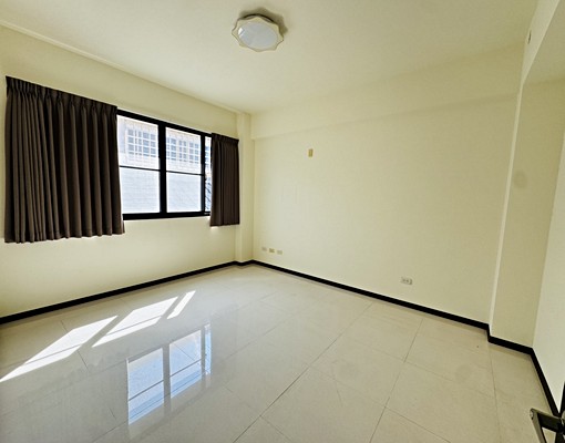 中興新村電梯別墅出租3.3萬/月可租補 - Image 11